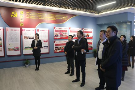 上海工業(yè)投資集團(tuán)一行來訪股交中心洽談合作